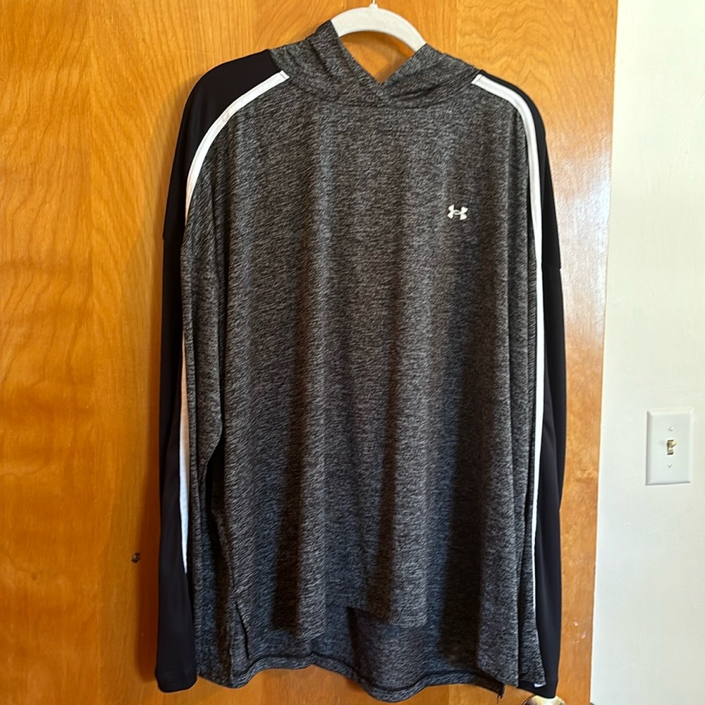 Under armour women’s long sleeve top